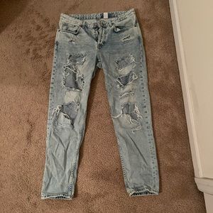 BOYFRIEND RIP JEANS